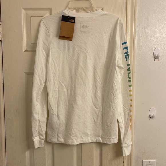 The North Face Women’s Shirt - Picture 4 of 6